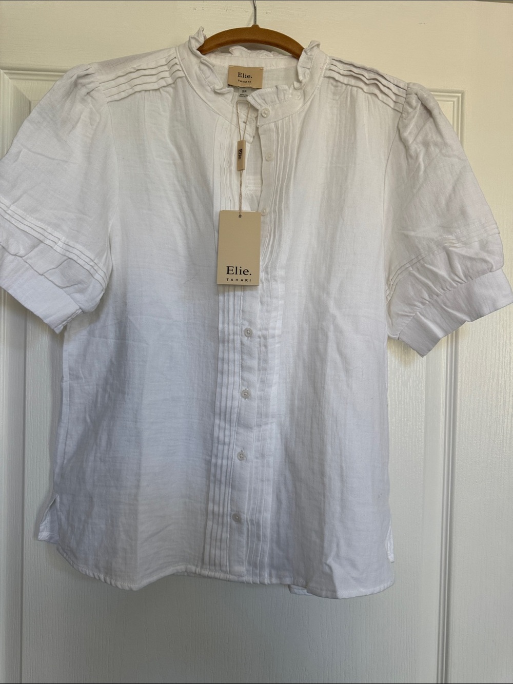 Elie Tahari White Short-Sleeve Pintuck Button-Front Shirt with Band Collar